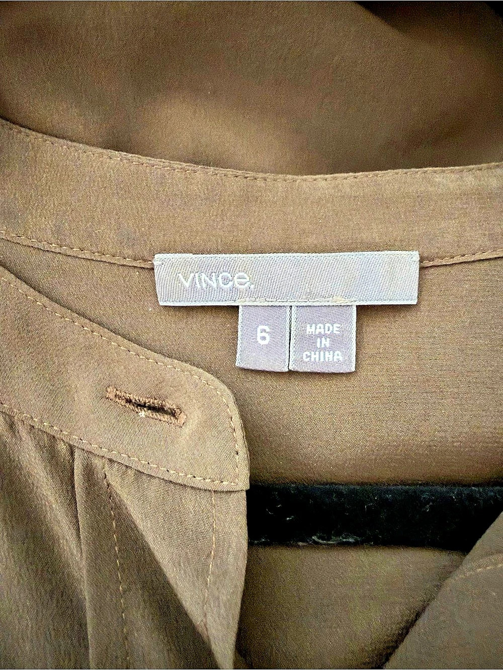 Vince Long Sleeve Button Down Blouse Olive Green Size 6 - Picture 3 of 3